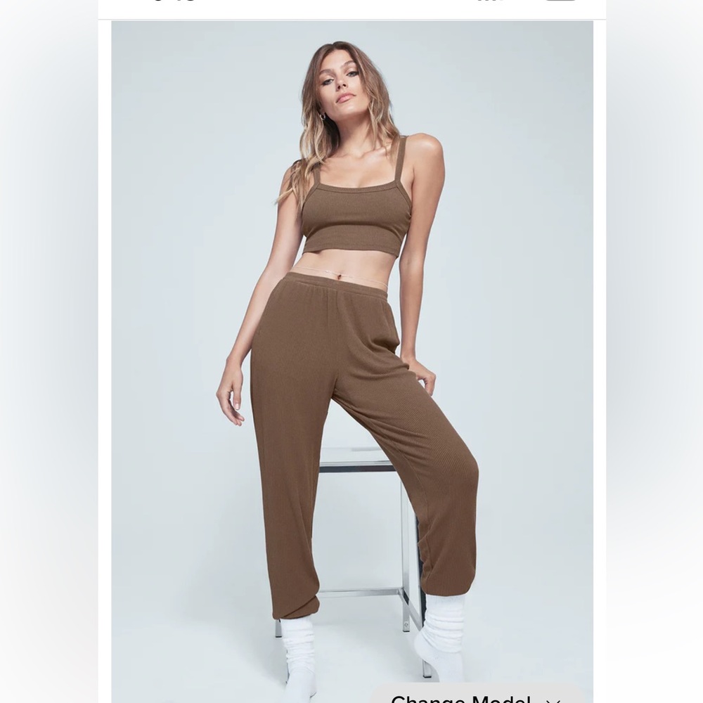 Alo yoga- whisper set size medium top and bottom